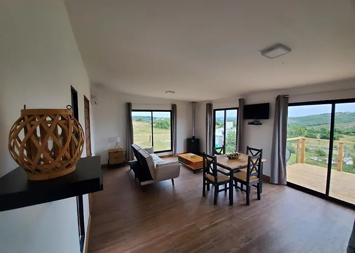 Casas Kiran Y Kanu